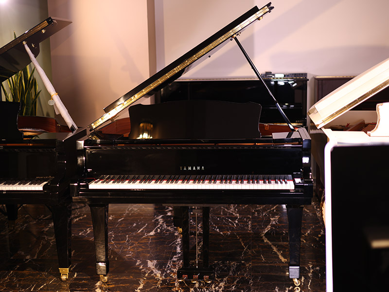 پیانو گرند یاماها C1
